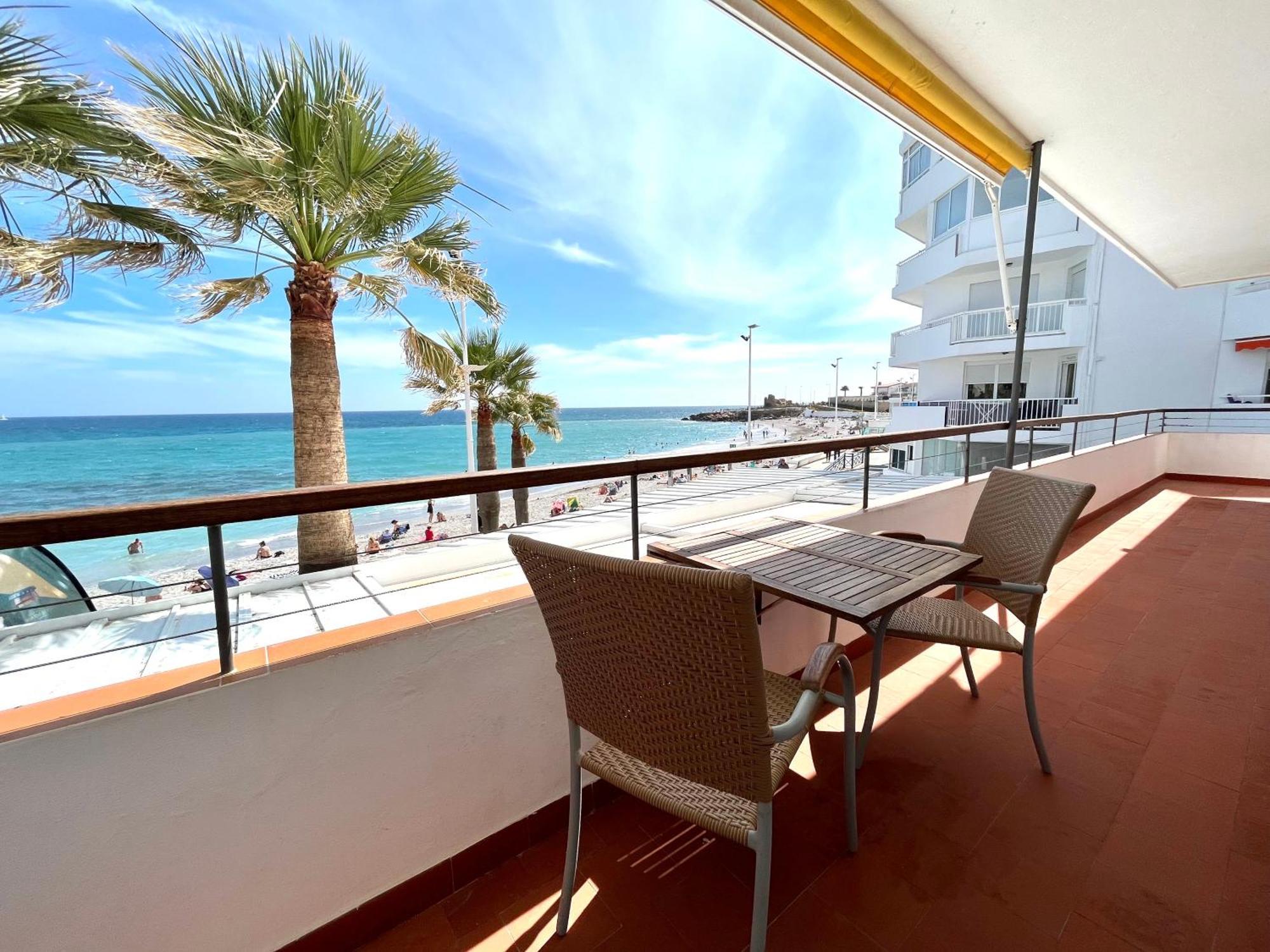 Apartamentos Playa Torrecilla Нерха Екстер'єр фото