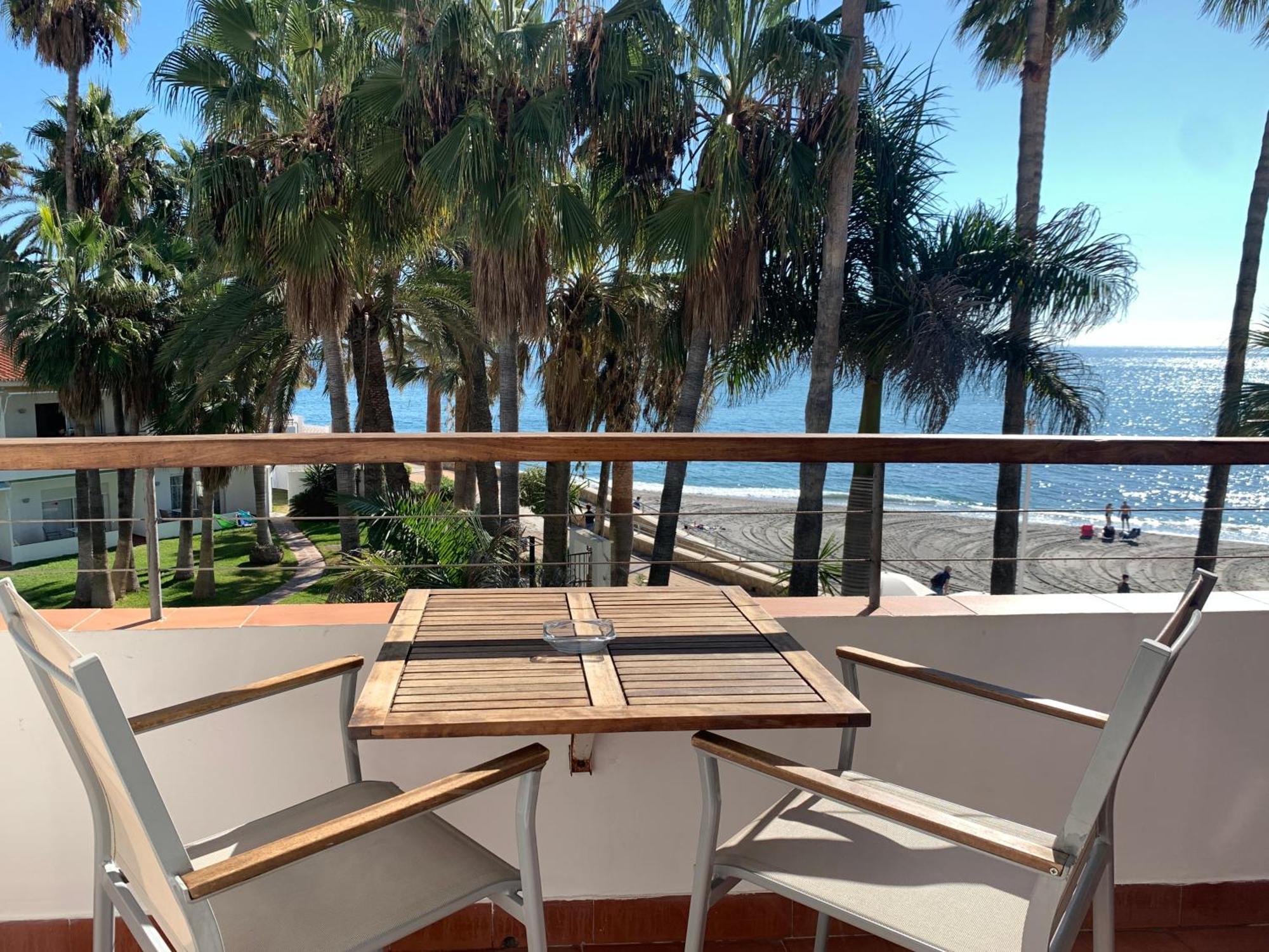 Apartamentos Playa Torrecilla Нерха Екстер'єр фото