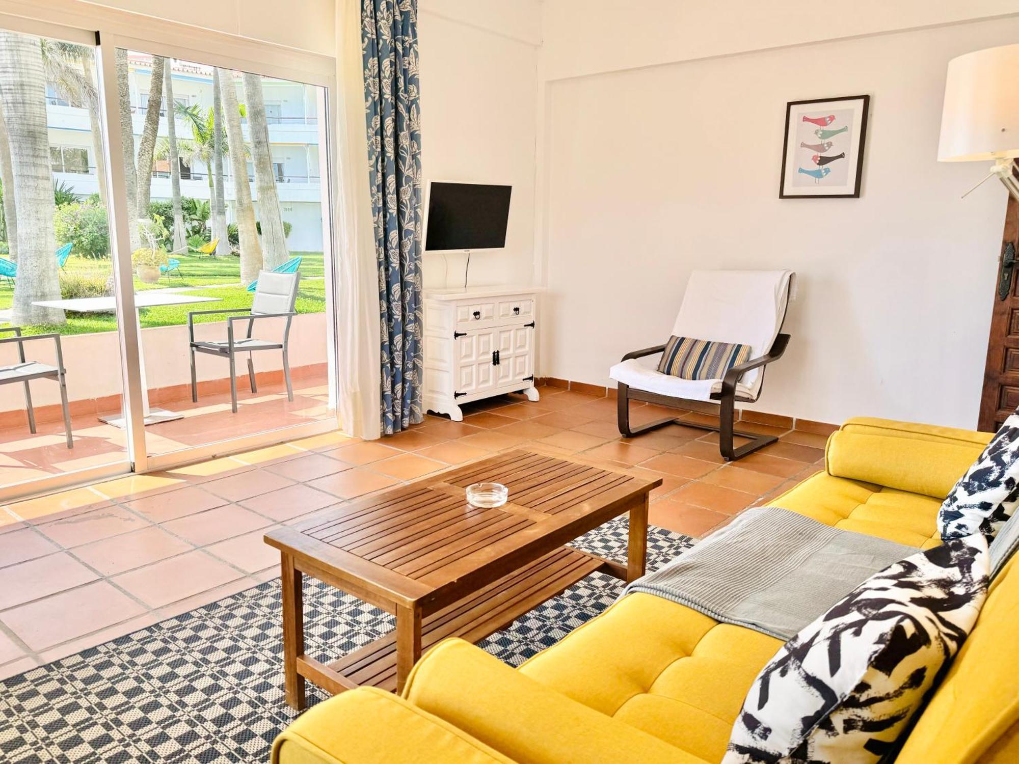 Apartamentos Playa Torrecilla Нерха Номер фото