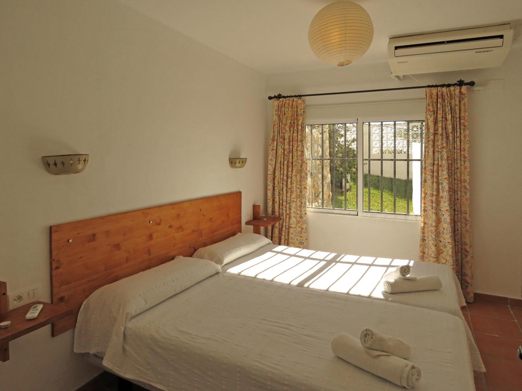 Apartamentos Playa Torrecilla Нерха Номер фото
