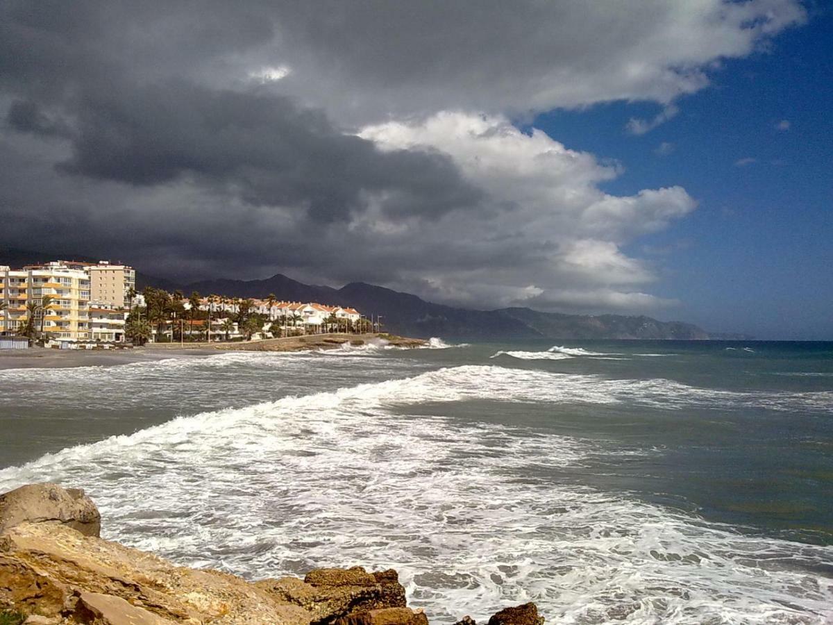 Apartamentos Playa Torrecilla Нерха Екстер'єр фото